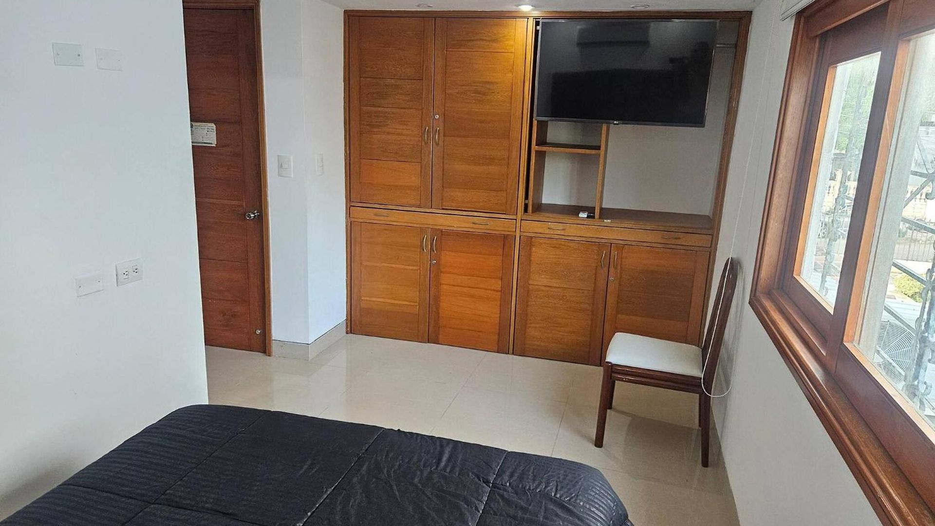With Ac, Close To Historical Centre 3